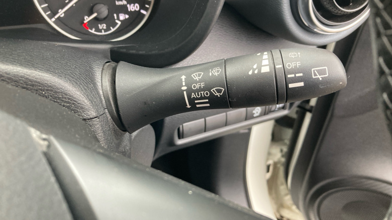 Nissan Juke 1.0 DiG-T 114 N-Connecta 5dr Petrol Hatchback